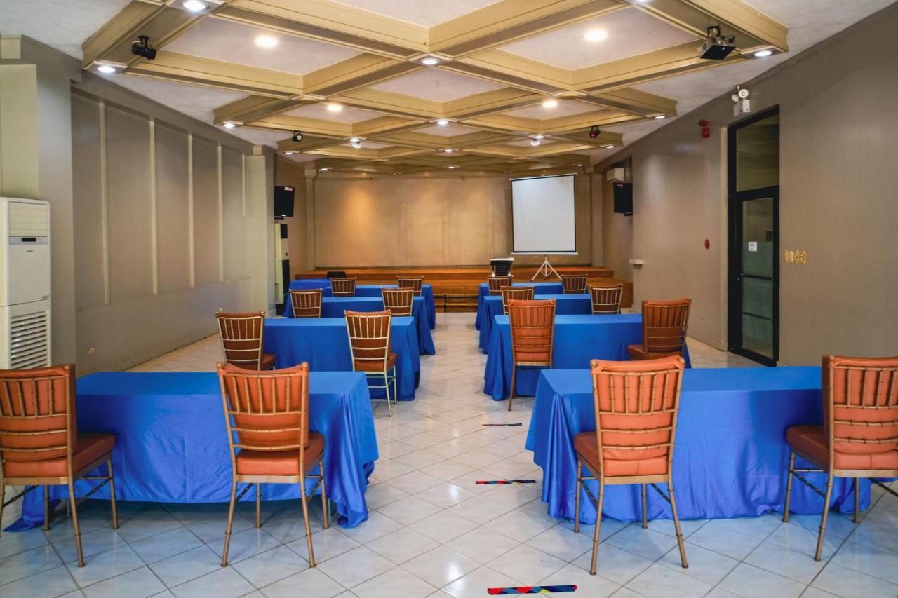 Hotel Valencia Bagian luar foto