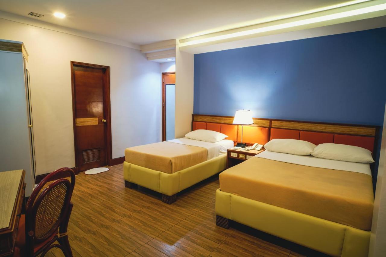 Hotel Valencia Bagian luar foto