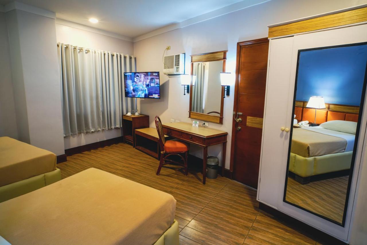 Hotel Valencia Bagian luar foto