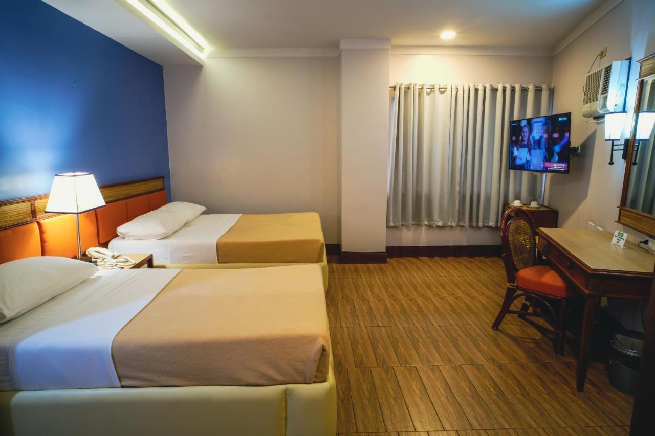 Hotel Valencia Bagian luar foto