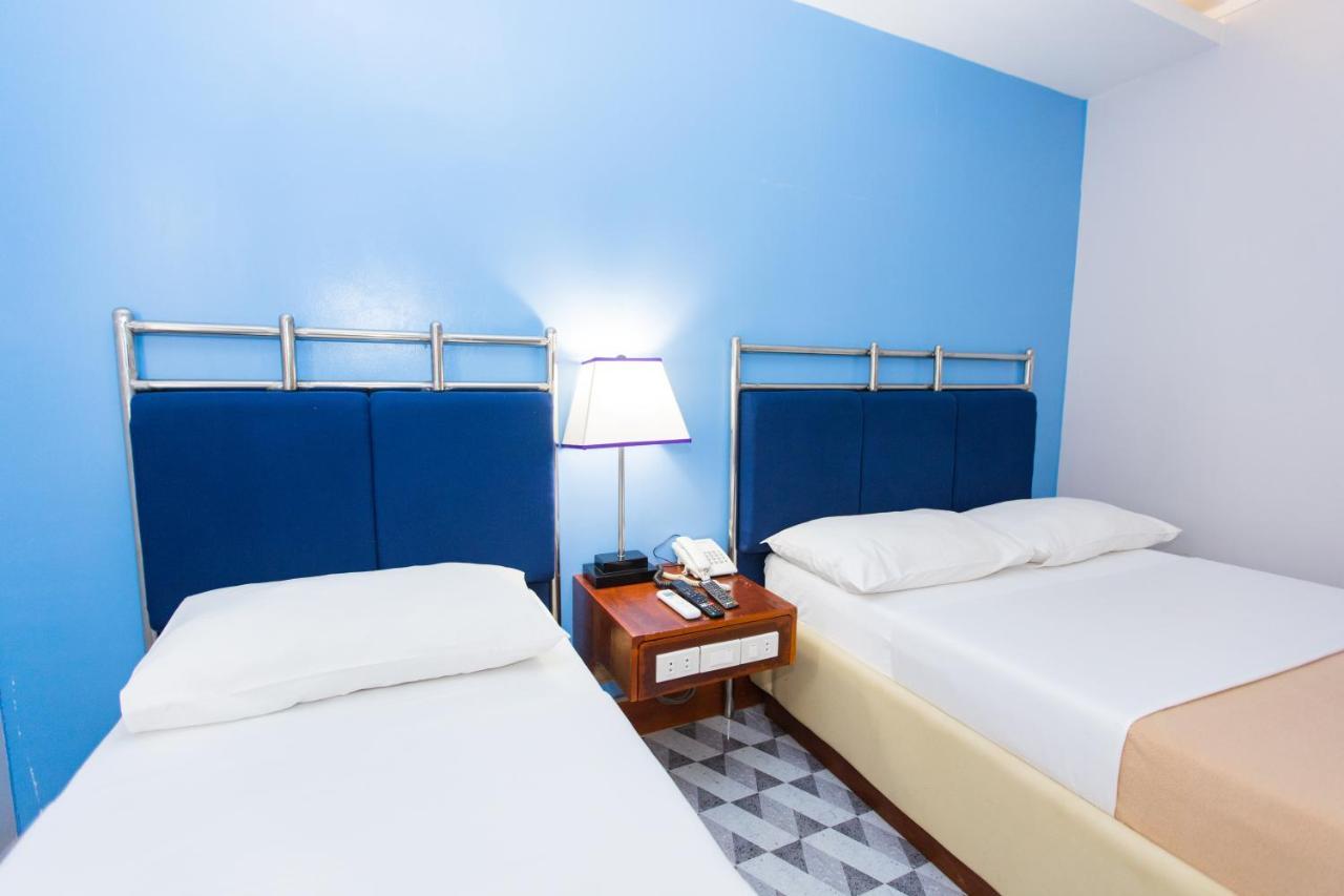 Hotel Valencia Bagian luar foto