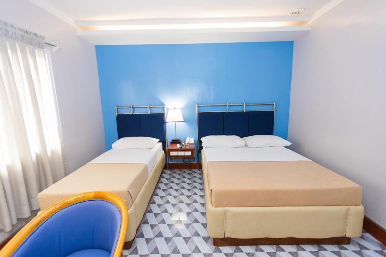 Hotel Valencia Bagian luar foto