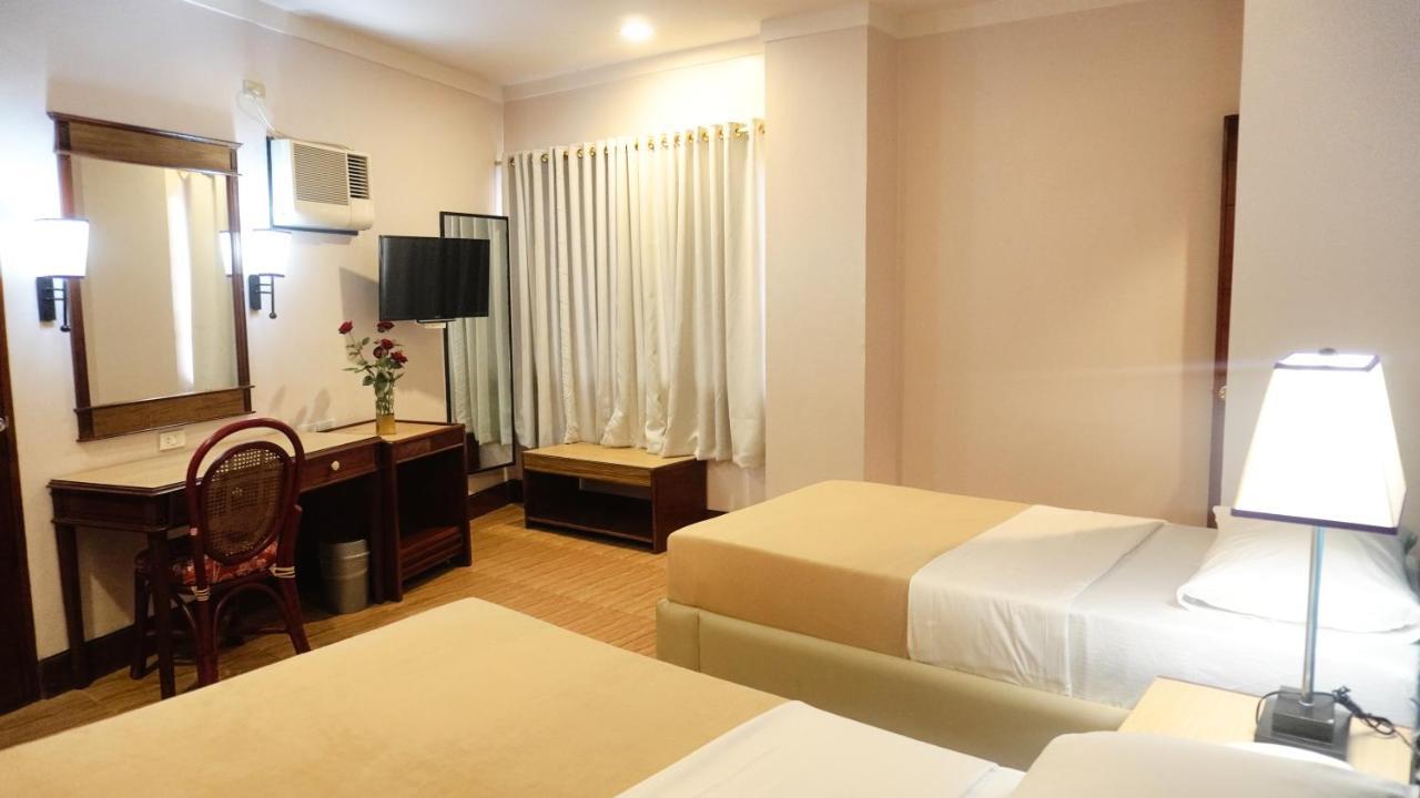 Hotel Valencia Bagian luar foto