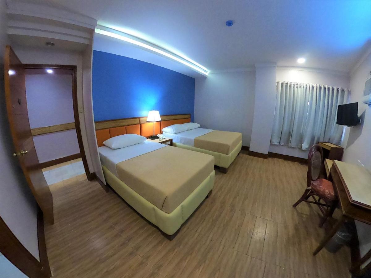 Hotel Valencia Bagian luar foto