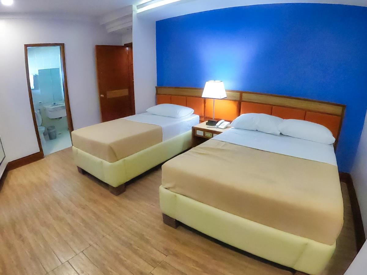 Hotel Valencia Bagian luar foto